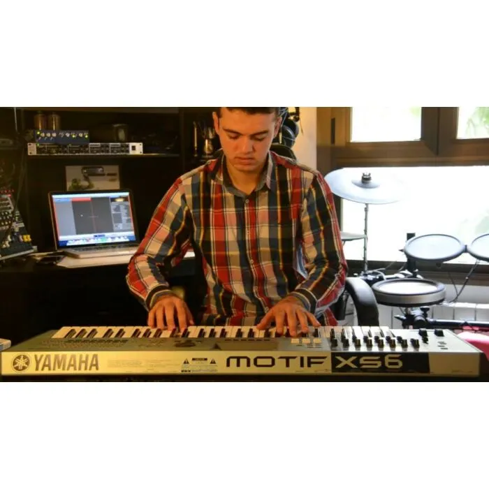 Comprar Teclado Yamaha Motif XS-6 com 61 teclas sensíveis ao toque - 3
