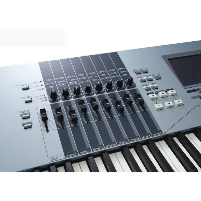 O Yamaha Motif XS-6 é um teclado sintetizador de alta qualidade, projetado para músicos profissionais e amadores que buscam um som autêntico e versátil. Com 61 teclas sensíveis ao toque, o Motif XS-6 oferece uma ampla variedade de sons de instrumentos acú