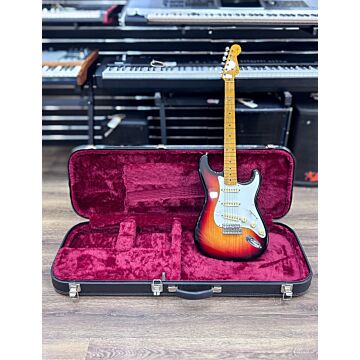 Comprar Guitarra Fender Stratocaster Sunburst Usada - Qualidade e História - 1